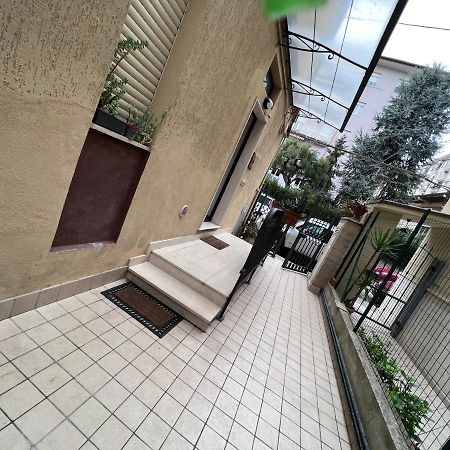 Casa Riri Bed and Breakfast San Benedetto del Tronto Buitenkant foto